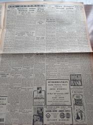 Cumhuriyet Gazetesi - 17 Mart 1953 - Mareşal Tito Dün İngiltere'ye Vardı - Çanakkale Haftası - Tarabyada Mucize İle Biten Otomobil Kazası - İnsana Benzeyen Bir Ağaç Bulundu - Faruğun Eski Kraliçe Neriman'a açık Mektubu - New Moon Tatbikatı - Mısır'da Neler Oluyor - Nadir Nadi - Esad Tekeli - Hüsnü Sadık Durukal - 3 Kadın Romanı Yazan Peride Celal Yazı Dizisi - Burhan Felek - 16. Milletlerarası Santranç Turnuvası - İstanbul Golf Kulübü - Ordulararası Futbol Karşılaşmaları - Türkiye'nin En Meşhur Kadın Casusu Yazı Dizisi - Geçmişte Büyük Cinayetler Yazı Dizisi - Radyolin Diş Macunu - Hikaye Artistler Kapısı - Philips Radyo - Çapamarka - Tokat Çoban Sucuğu - Varta Akümülatörü - Blaupunkt Radyo