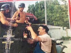 ORİJİNAL BEZ SİNEMA AFİŞ - MÜKAFAT, (Dov'è finita la 7ª compagnia? - Mais où est donc passée la 7ème compagnie) 1973, BEZ FİLM AFİŞİ / POSTERİ - BÜYÜK BOY - ORİJİNAL - 64 X 46 cm EBADINDA - Original Turkish Big Size Movie Poster - Robert Lamoureux,  Robert Lamoureux, Jean Lefèvre, Pierre Mondy, Aldo Maccione, Pierre Tornade, Jacques Marin, Paul Bisciglia, Robert Dalban, Alain Doutey, Magali Vendeuil, Marcelle Ranson-Hervé, Erik Colin, Robert Lamoureux, Florence Blot, Konrad von Bork, Michel Duchezeau, Jean-Claude Houdinière, Corinne Lahaye, Rudy Lenoir, Paul Mercey