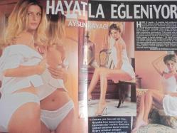 Star Life Haftalık Aktüalite Sinema Tiyatro Müzik ve Magazin Dergisi - 10 Ekim 1999 - Aysun Kayacı - İbrahim Erkal - Emine Ün - Gökhan Arsoy - Müge Ay - Akrep Nalan - Zafer Civelek - Didem Uzel - Uğur Işık - Müge Arnas - Selin Toktay - Demet Şener - Hayatla Eğleniyor - En Büyük Aşkı Kendisi - Engin Ardıç - Erhan Yazıcıoğlu - Tuba Ünsal - Ali Bars - Ajda Pekkan - Sinem Hüven - Metin Kap - Zeynep Tümerdem - Cem Yılmaz - Özlem Savaş - Gönül Gül - Yavuz Bingöl - Yıldırım Gürses - Şebnem Ferah - Mehmet Ali - Meltem Cumbu - Mustafa Alabora - Rutkay Aziz - Ömer Durak - Funda Gürdağ - Alinur Validedeoğlu - İlgi Gövsa - Funda Gürdağ - Mehmet Dereli - Şebnem Dinçgör - Funda Güngör - Ece Uslu - Ziya Kürküt - Ebru Ürün - Deniz Pulaş - Yasemin Koşal - Elif Dinçer - Sibel Baykam - Zeynep Özyılmazer - Esra Ceyhan - Aslı Kenan - Ayşe Beyazıt - Solmaz Sporel - Didem Taslan - Mahsun Kırmızıgül fotoğraf ve haberi - Tam Takım Dergi