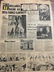HÜRRİYET GAZETESİ   29  ARALIK  1966 YIL :19 SAYI :6707----Beyoğlu’ndaki 254 adet fuhuş eviinde  kadınların yarısı frengili çıktı haberi-Sağlık Bakanlığı  alarm verip mücadele  ekipleri kurdu ---Frengi üç büyük  şehrimizde  salgın  halini alıyor---Hiç bir  yabancı  işçi ile yeni  mukavele yapılmayacak --- Sanayi de elektrik  sıkıntısı  çekilmeyecek --  Ruben Asa tahliye  için  müracaat etti ---- Faruk Sükan   ,eşkiyalık  olaylarının  arttığını  söyledi --İl  dahilinde  1966 yılında  işlenen   cinayet  sayısı 101---Tayland  'ın  eski  Başkanının  100 güzel   metresi  dava edildi ----İsmail  Akçay  ---Fenerbahçe 'nin  tertibi belli oldu --Hollanda  basını  ilk  defa  Türkçe  ilan bastı ----