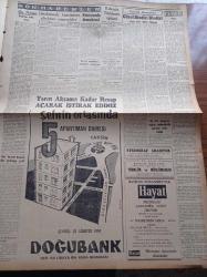 Cumhuriyet Gazetesi - 15  Haziran 1959 - Yeni Veraset Kanunu Dün Yürürlüğe Girdi - Mahalli Seçimlerin Yapılması Katileşiyor - Grekoromende Balkan Şampiyonuyuz - Kasım Gülek Adana'da Konuştu - Batı Almanya Başbakanı Adenauer'e Göre İhtilaf Sona Erdi - Münevver Din Adamı İhtiyacı - Hasan Ali Yücel Köşe Yazısı - Dünyada İlk Defa Bir Sovyet Gizli Ajanının İfşaatı Yazı Dizisi - Kurtlar Ulurken Yazan Alix Andre Yazı Dizisi - Hindistan'da Komünizm Aleyhtarı Nümayişler - Bedri Rahmi Eyüboğlu Pazartesi Konuşmaları - Burhan Felek - Uluç Ali Yazan Halikarnas Balıkçısı Yazı Dizisi - Haftalık Radyo Programı - Fenerbahçe Milli Lig Şampiyonu Oldu - Fenerbahçe'nin Şampiyonluğu Yurdda Yankılar Yarattı - Fenerbahçe Federasyon Başkanı Faik Gökay'ın Elinden Şampiyonluk Kupasını Aldı - Ankara'daki Bisiklet Yarışları