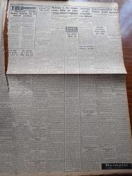 Cumhuriyet Gazetesi - 19 Temmuz 1962 - CHP İstikbaldeki Tutumu İçin Küçük Kurultayını Topluyor - Peru'da Ordu Dün Sabah Hükümet Darbesi Yaptı Ve İktidarı Ele Geçirdi - Talat Aydemir Dün 3000 Lira Kefaletle Tahliye Edildi - Jovan Koljevan Maç Seyretmek İçin 9 Defa Yurda Kaçak Olarak Girdi - Basın Davaları Yeniden Artıyor - İstanbul Valisi Niyazi Akı İlk Basın Toplantısını Dün Yaptı - Muhafız Alayı Kuruluşunun Yıldönümü Kutlandı - Gecenin Ucundaki Işık Yazan Peride Celal Yazı Dizisi - Haziran'da 2472 Köpek İtlaf Edildi - Emin Ali Çavlı - Ben Bellacılar Geçici Cezayir Hükümetinin İstifa Etmesini İstediler - Hasanoğlan'da 1941 Yılında Kurulan İrfan Yuvası Atatürk Öğretmen Okulu - 7. Uluslararası Gençlik Tiyatro Festivali Bu Yıl Ordu'da Yapılacak - Yeraltı Otoparkları Yapılacak - Can Bartu'nun Yeni Kulübü Venezia - Metin Oktay İçin Toplanan Para 101 Bin Lirayı Buldu - 4 Altın Madalya Kazanan Tek Güreşçi Hüseyin Akbaş