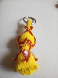 Sarı kırmızılı cezaevi  boncuk işi gül formunda anahtarlık