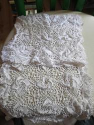 İki adet sehpa örtüsü dantel