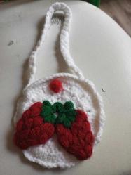 İğnelik çilek işlemeli