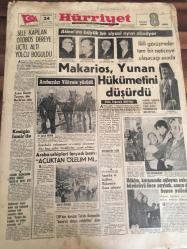 HÜRRİYET GAZETESİ  24 ARALIK  1966 YIL :19 SAYI :6702---Sele kapılan otobüs dereye uçtu  altı   yolcu  boğuldu --- Makarios : Yunan Hükümetini  Düşürdü --- CHP 'den   kovulan  Tahsin   Banguoğlu  :İnönü'cü   olmayı reddettim ----Araba  sahipleri  feryadı bastı  açlıktan  ölelim mi  ---Apak  istifa  denemesinde bulundu --- F. Gökay  : Madalyalar  manevi  değerle ölçülür --- İstanbul  Spor  -Feriköy  ---Gençlerbirliği -Göztepe ---Metin  ,İhtiyaç  hissedildiği an  takımda oynar --- Bulgaristan  'a karşı  kötü bir maç  çıkardık ---Bütün sporların esası  jimnastiktir ----İzzet Günay  ihtiyarlığı  benimsedim ---Avans  Kanun  Tasarısı Dün  Meclisten Çıktı --- Kıbrıs  işinde Türkiye 'yi  yine bazı  sürprizler  bekliyor ----