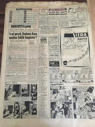 HÜRRİYET GAZETESİ  22 ARALIK 1966 YIL :19 SAYI :6700----Donama Akdeniz de alarma geçirildi  :Kıbrıs  Karıştı  B.Milletler Temsilcisi İstifasını Verdi ----Kosigin :Dostluk bize  çok şeyler  kazandırır ---Çekoslovakya  'nın  Rumlara silah  vermesini  Kosigin  tasvip  etmiyor -- -- Yunan  Başbakanı  istifa etti ----4 af  geçti  ,Ruben Asa neden hala   hapiste ?----Hamile kadın düştüğü kuyuda çocuk  dünyaya getirdi ----Futbolcu  ,idareci  ,seyirci  ve  müşahit  disiplini  şart  ----Apak : Hakemliğin  geleceğinden  endişe ediyorum ---  Romanya galibiyetinden  sonra Avrupa  Şampiyonasına Şansımız arttı ---Bir Japon Bilgini  Topalların  Ayağını Uzatıyor ---17 yıl sonra ayrılan   Gina ve Milko  , birer sevgili buldu ----