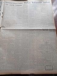 Cumhuriyet Gazetesi - 17 Şubat 1953 - Meclis Bütçe Müzakerelerine Başladı - İsmet İnönü'nün Bütçe Tenkidi Bizzat Başbakan Adnan Menderes Tarafından Da Alkışlandı - Milli Tesanüd Cephesi'nin Büyük Komitesi Toplandı - Ankara İle New York Arasında İlk Telefon Görüşmesi Yapıldı - Türk Yugoslav Yunan Askeri Görüşmeleri - Amerikan Ve Rus Uçakları Arasında Bir Çarpışma - Coğrafya Haftası Başladı - Atlantikte Yelkenle 6000 Mil Yazan Sadun Boro Yazı Dizisi - Üç Kadının Romanı Yazan Peride Celal Yazı Dizisi - Adile Ayda - Bütün Paris Piyanist İdil Biret'ten Bahsediyor - Yunus Nadi Mükâfatı Karikatür Müsabakası - Burhan Felek - Silvana Mangano Anna Filminde - Sümer Sineması - Hale Sineması - Amerika'da Sakatlanan Atletimiz Erdal Barkay'ın Durumu - Mareşal Rundstedt'in İfşaatı Hitler'in Oynadığı Son Kumar - Neyzen Tevfik'in Ölümü Dolayısıyla - Kadınlar Celladı Landru Yazı Dizisi - Geçmişte Büyük Cinayetler - Arı Bisküvileri - Blaupunkt Radyo - Star Traş Bıçakları - Ronson Çakmak