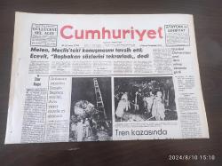 Efemera - CUMHURİYET GAZETESİ 2 KASIM 1972 - KLERİDES: KIRIS İÇİN YIL SONUNA KADAR ÇÖZÜM BULUNABİLECEK - TİYÖ AMERİKAYI TARAF KABUL ETMİYOR - - kitantik - kitaLog