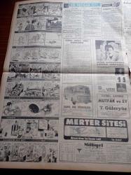 Milliyet Gazetesi - 17 Mart 1961 - Yunan Dışişleri Bakanı Averof'un Milliyet'e Beyanatı - Silahtarağa Fabrikasını Uçurmaya Kalkışan 46 Kişi Yargılanıyor - 16 Mart Şehitleri Anıldı - Adalet Partili 4 İdareci Daha Dün Nezarete Alındı - Başkan Cemal Gürsel Bu Gece Kardeşlik Haftasını Açacak - İkramiyeyi Az Bulan 1000 Liman İşçisi İşbaşı Yapmadı - Çetin Altan Köşe Yazısı - Tarla Kuşu Oyununda Ayla Algan - Bulmaca - Radyo Bugünkü Program - Zeki Müren Kazablanka'da - Sevim Tanürek - Celâl Şahin - Hududa Dökülen Mayınlar Kaçakçılığı Önleyemiyor - Bir Rüzgar Esti Yazan Daniel Gray - Kamil Koç Otobüsleri - Kolynos Diş Macunu - Soğuk Algınlığına Karşı Vicks - Fredo Kolonyası - Galatasaray Beşiktaş Cephesinde Sükunet Var - Basketbolda Darüşşafaka Fenerbahçe'yi Yendi - Kulüpler 9 Bölgede Toto Bayiliği Açıyor - Ordu Takımı Yurda Döndü - Antrenör Önder Dai Kursa Gönderiliyor