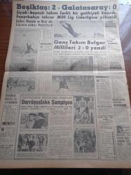 Milliyet Gazetesi - 21 Mart 1961 - Türkiye Tarım Bakanı:İşlenen tarım arazileri çok fazla,azaltılması gerekli,Çiftçi Sayısının Azaltılması Lazım - Adalet Partisi Lideri Ragıp Gümüşpala Dün Cemal Gürsel İle Görüştü - Tarım Bakanı Osman Tosun - Gericiler Dün Tel'in Edildiler - Anayasa Seçim Kanunu Mayıs'a Kadar Çıkacak - Türkiye Milli Talebe Federasyonu Kerkük Katliamlarına Son Verilmesi İsteniyor - Çalışma Bakanı Cahit Talas - Çetin Altan Köşe Yazısı - Bugünkü Falınız - Fargo Kamyonları - DYO Boyaları - Abdülcanbaz'ın Maceraları Çizen Turhan Selçuk - CHP Genel Başkanı İsmet İnönü Araplarla Dostluk İstiyor - Hayır Doktor Hayır Yazan Margueritte Lees- Marmara Sineması - Beşiktaş 2 Galatasaray 0 - Genç Takım Bulgar Millileri 2 0 Yendi - Darüşşafaka Türkiye Basketbol Şampiyonu - Fikret Kırcan - Eşfak Aykaç - Halit Kıvanç - Namık Sevik - Hakem Faruk Talu - Necmi Tanyolaç
