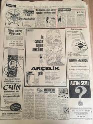 HÜRRİYET GAZETESİ 24 HAZİRAN  1966 YIL :19 SAYI : 6519----Korkunç  cinayet  dört torun ile  yaşlı nine  diri diri yakıldı ----Demirel benim  sözüm senettir ---  Ferruh   Bozbeyli  ,Meclisten  çıkan  kanunları  imzalayıp  başkan  Sunay 'a  yollayacak ---Meteliksiz  turist  200 gram saçına 150 lira  aldı --- Alman ordusunu biz giydireceğiz -- Kızıl  diplomata gizli   vesika satan  bir casus  yakalandı ---Ankaralı  bir doktor  üç milyon liraya turistik   tesis  yaptırdık ---İstanbul 'un  su derdi  zam ile  halledilemez---Su  borularını  yenilemek için 100 milyon liraya ihtiyaç var----Türk  gülyağında Bulgar markası --7.  etabı  Bulgar  Kotev  Kazandı  : Çalışkan  , birincili   az farkla   kaybetti --İkinci Türkiye ligine  başka  takım  alınmıyor ----İtalya ,Arjantin 'i  Farklı Yendi ---70  yaşındaki   büyükanne  50 yıldır   balık ağı örüyor --- Hastalıklarını  bir kaç  yıl öncesinden haber veren  alet  İstanbul 'a geldi ----