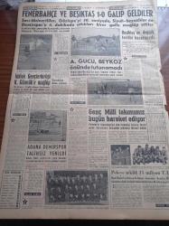 Milliyet Gazetesi - 26  Mart 1961 - Partiler 1 Nisan'a Hazırlanıyorlar - CHP Genel Sekreteri İsmail Rüştü Aksal - Cumhuriyetçi Köylü Millet Partisi Genel Başkanı Osman Bölükbaşı - Yeni Türkiye Partisi Başkanı Ekrem Alican - Vefa Lisesi Mezunu İstanbul Üniversitesi Rektörü Profesör Sıddık Sami Onar - Kıbrıs Cumhurbaşkanı Muavini Fazıl Küçük Yardımı İsraf Etmiyoruz - Motorlu Taşıt İşçileri Sendikalı İşçi Grev Hakkını Melon Şapkalılara Bırakmayınız - Çapa Öğretmen Enstitüsünün Kuruluşunun 113. Yıldönümü - Milliyet Kitap Kampanyası - Çetin Altan Köşe Yazısı - Opon Ağrı Kesici - Abdülcanbaz'ın Maceraları Çizen Turhan Selçuk - Hayır Doktor Hayır Yazan Margueritte Lees Yazı Dizisi - Haldun Dormen - Şehir Tiyatrosu - Pe Re Ja Lavanta Çiçeği Kolonyası - Fenerbahçe Ve Beşiktaş 1 0 Galip Geldiler - Adana Demirspor Talihsiz Yenildi - Brezilyalı Pele'ye Teklif 11 Milyon TL - Ankaragücü Beykoz Önünde Tutunamadı - Rus Âlimlere Göre İnsanın Fezada Yaşaması Mümkün