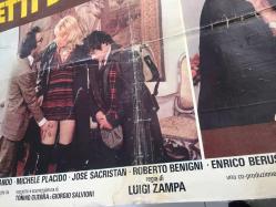 ORİJİNAL BEZ SİNEMA AFİŞİ - Dört Sıcak Yatak, (LETTI SELVAGGI) 1979, BEZ FİLM AFİŞİ / POSTERİ - BÜYÜK BOY - ORİJİNAL - 66 X 45 cm EBADINDA - Original Turkish Big Size Movie Poster - Luigi Zampa, Luis Castro, Tonino Guerra, Giorgio Salvioni, Ursula Andress, Laura Antonelli, Sylvia Kristel, Monica Vitti, Orazio Orlando, Michele Placido, José Sacristán, Roberto Benigni, Enrico Beruschi, José Luis López Vázquez,