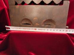 ÜTÜ ANTİKA KÖMÜRLÜ ÜTÜ (2) .OLDUKÇA YAŞLI BİR DÖNEM ÜTÜSÜDÜR.KOLEKSİYONLUK BİR PARÇADIR 95