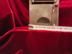 ÜTÜ ANTİKA KÖMÜRLÜ ÜTÜ (2) .OLDUKÇA YAŞLI BİR DÖNEM ÜTÜSÜDÜR.KOLEKSİYONLUK BİR PARÇADIR 95