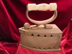 ÜTÜ ANTİKA KÖMÜRLÜ ÜTÜ (5) .OLDUKÇA YAŞLI BİR DÖNEM ÜTÜSÜDÜR.KOLEKSİYONLUK BİR PARÇADIR 303