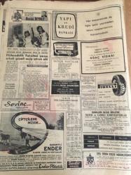 HÜRRİYET GAZETESİ  12 HAZİRAN  1966 YIL :19  SAYI :6507---Köyceğiz  de mücadele  kızıştı : Bir  Alevi Köyü Mahsur Kaldı --- Arnavutköy de denize  uçan oto da eski  İstanbul  Defterdarı  Şefik  Yur  ile  sekreteri  boğuldu ---Keban temel  atma  törenine 5  özel  uçak gidiyor ---İşsizliğe  çare  bulunuz  --- Şehrin temizliği ve tertibi için Belediye kolları sıvadı ---- Mühendislik  Fakültesi yarışa erkek  güzeli  seçip  iştirak  etti --- G.Birliği  ile  1-1  berabere kalan   Beşiktaş Finalist ----2. Türkiye ligi   bugün  bitiyor --- C. Uskan  Harbe  gidiyoruz  dedi ----İzmir de motor içinde  ırzına geçilen  turist  İngiliz  kızı davadan  vazgeçti ---Maaş zam mı  ne oldu ---