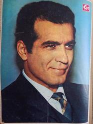 Ses Haftalık Aktüalite Sinema Tiyatro Müzik ve Gençlik Mecmuası Dergisi - 3 Aralık 1966 - Fatma Girik - Yılmaz Güney Ortalığı Yine Birbirine Kattı - Hangi Artiste Benziyorsunuz - Sanat mı Para mı? - Fikret Hakan - Filmde ve Eğlencede - Fikret Hakan - Leslie Caron Posteri - Bir Siyam Kedisi - Gino Manfredi - Leslie Caron - Kahraman silahşör - Margarinde Mühim Olan Lezzettir! - UFA'nın Üstünlüğünü Lezzeti Sağlıyor fotoğraf ve haberi - Dergi Tam Değildir Sadece 8 Sayfası Mevcuttur