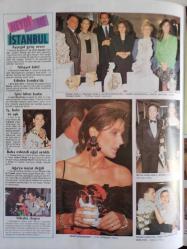 Haftasonu Extra Magazin Dergisi - Gökdelen Kraliçesi - Ali Üstay - Nesligül Üstay - Mersin Metropol - Sakıp Sabancı - Süher Pekinel - Güher Pekinel - Ercan Arıklı - Pekin Baran - Gökçaylı Stili - Jülide Özdemiroğlu - Zerrin Bilimer - Ferit Volkan - Rula Habbab - Mişlin Morova - Firuz Kurbanzade - Deniz Kurbanzade - Eran Tapan - Sevil Tapan - Şirin Bebe - Selim Arkan - Şehnaz Çehreli - İhsan Şentürk - Ayfer Toprak Kuray - Metin Fadıllıoğlu - Zeynep Fadıllıoğlu - Filiz Akgün - Mustafa Taviloğlu - Güler Şentürk - Hülya Aşık - Vasfiye Aziz - Çılgın Kadın - Gürdal Yalçın - Mihriban Aviral - Seval Bargut - Eray Erdoğan - Tosun Karay - Esther Karay - Sermet Severöz - Aslı Gökçer - Selma Bezmen - O, Tipik Bir Yay Burcu Kadını fotoğraf ve haberi - Tam Takım Dergi