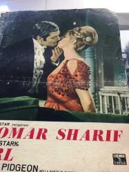 ORİJİNAL BEZ SİNEMA AFİŞİ - Komik Kız, (Funny Girl) 1968, BEZ FİLM AFİŞİ / POSTERİ - BÜYÜK BOY - ORİJİNAL - 66 X 46 cm EBADINDA - Original Turkish Big Size Movie Poster - William Wyler, Isobel Lennart, Barbra Streisand, Omar Sharif, Kay Medford, Anne Francis, Walter Pidgeon, Lee Allen, Mae Questel, Gerald Mohr, Frank Faylen, Mittie Lawrence, Gertrude Flynn, Penny Santon, John Harmon, Thordis Brandt, Bettina Brenna, Virginia Ann Ford, Alena Johnston, Karen Stride, Mary Jane Mangler, Inga Neilsen, Sharon Vaughn