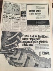 HÜRRİYET GAZETESİ  9  KASIM 1968  YIL :21 SAYI :7378---Sovyetlerin idareyi tekrar  ele alınması  muhtemel  :Çekler , Ruslar bayraklarını ateşe  verdi --- Lotto  'dan  500 bin  Mark  alan Necati  Kocabey  memleketine  dönecek --- Amerika Nixon 'dan  bir mucize bekliyor --Türkiye 'nin  tek  dişi şakisi  ,elinde silah  sevgilisi  ile birlikte  soygun yapıyor ----Demirel :Bir takım  yürüyüşler oluyor diye asabımız bozulmasın   dedi ---- Gezmek için    kaçırdığı  kamyonla gece sahil  yolundan  denize uçtu --Zeytin  mahsulü  rekor seviyede ----2 sakat leylek  Bostanlı  halkına  misafir kaldı --İki Türk Hollanda 'ya  esrar sokmak  isterken  yakalandı ---İzmir de Halkapınar  semtine 18  milyon  liraya  Balkanların  en modern  garajı  yapılacak --Büyüklere musallat   olan  başkent  takımı 19 Mayıs  'ta  kapanını kurdu --Fenerbahçe'nin  Hollanda 'ya  gidecek  kadrosu  açıklandı ---Yenal  beş  federasyonu  başkanını  değiştiriyor -- Doktorlar  Hacettepe 'ye   neşter  vurdu --