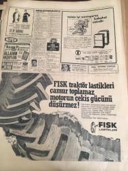 HÜRRİYET GAZETESİ   2 KASIM  1968 YIL :21 SAYI : 7371----İstanbul  Üniversite 'nin  açılışı kanlı  oldu -- Rektör  :Devletçe  tedbirler alınması  gerekiyor -- 13 öğrenci  yaralandı --Teknik Üniversitesinde   açılış  töreni  yapılmamasını  gençler  protesto   ettiler --İsmail  Akçay  'ın  ifşaatı  : İdareciler  Mexico  da kadın peşinde koştular --  Beşiktaş  yenilmeyen  unvanını  Ş. Spor   önünde  koruyacak --Meclis ve Senato  yeni  çalışma  senesine girdi ---Johnson , Humphrey  'nin  şansını artırdı ---Vietnam  bombardımanı   dün  durduruldu Liseli gençlerin  kalp taktıkları  kurbağanın  durumu iyiye  gidiyor  --  Zeytin yağı  sanıklarından  yalnız bir kişi   mahkum oldu --