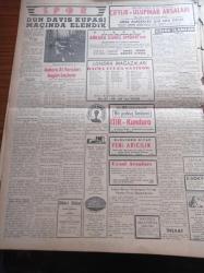 Ulus Gazetesi - 29 Nisan 1956 - Kıbrıs'taki Hadiseler Dolayısıyla Yunanlıların İngiliz Hükümetine İthamı - At Yarışları Bugün Başlıyor - 6 7 Eylülle İlgili Danıştay Kararı - Eski Ankara Savcısı Devlet Bakanı Cemil Bengü Muhalefete Çatmaya Başladı - Dün Davis Kupası Maçında Elendik - CHP Genel Sekreteri Kasım Gülek'in Duruşması - Japon İmparatoru Majeste Hirohito'nun 55. Doğum Yıldönümü - Hüseyin Cahit Yalçın - Başbakan Adnan Menderes Ankara'da - Ata Germen - Büyük İnkilapçı Ve Diplomat Atatürk - Yedi Kızlar Yazan Georges Simenon Çeviren Nurullah Ataç - Adnan Menderes'in Tahran Konuşmasını Dolayısıyla Hükümet Mısır'a İzahat Verecek - Ulus Pazar İlavesi - Şöhretli Boksörlerden Carpantier Evlendi - Mizahi Fıkralar - Tıbbi Konular Kuduz - Hicret Canbazoğlu - Hollywood'un En Popüler Yıldızı Doris Day'dir - Mezar Kitabesi Hikaye - Karikatürcünün Şakaları - Kale Nakliyat Birliği