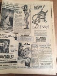 HÜRRİYET GAZETESİ   12 EKİM  1965 YIL :18 SAYI :6269--Bursa’da Kısmet Sineması Açıldı reklamı-Nuri Sesigüzel,Grafson plaklarında reklamı-Adalet Partisi,3 milyon  743  bin  oy  aldı --Demirel : Huzur ve  refah  devri  başlamaktadır  dedi --İnönü  : Neticeyi  tabii karşılamak  gerekir  dedi --Hürriyet  ,dün   seçim  neticelerini  bütün yurtta  en erken  , en iyi veren  gazete  idi --Bilmediler  ve milleti  bir  türlü  anlayamadılar --Seçimi kaybeden  bağımsız  Madanoğlu  , katından  da  oldu -- Alican  ve Türkeş  gereken  barajı bile aşamadılar ---AP 'nin  zaferine Atina basını geniş  yer   verdi --İstanbul da  opera binası  bir yıl içinde  tamamlanacak ---İstanbul  .Spor  ' da ihtilaf --Önüne  gelen  aday kadroya çağrıldı --Cezalı oyuncular Fenerbahçe 'yi  düşündürüyor ----Fransız Basınında  AP 'nin  zaferi ---Seyyar  Hayvanat Bahçesi Çocukların  Ayağına Gidiyor ---