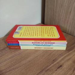Kuran Şakirdlerinin Hizmet Rehberi + Tabiat Risalesi + Hastalar Risalesi + Hanımlar Rehberi + Uhuvvet Risalesi / 5 CEP BOY KİTAP Birlikte