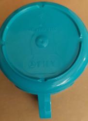 THY / Türk Hava Yolları. Plastik Kahve Fincanı, (1. Sınıf Mevki İçin Çay-Kahve Fincanıdır.) Turkuaz-Beyaz Renk. Kaliteli Sert Plastik ve Hammadesi: PS-ABS, Yıkanabilir Özelliktedir. THY Logo Baskısı İle Koleksiyoncular için Nadir Bir Parçadır. 1995, (78×48 mm) 2 Adet.