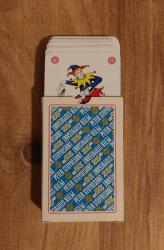 Carta Mundi - Belçika Üretimi İskambil Kağıdı, Peter Stuyvesant Sigarası İçin Üretilen Çok Özel Sınırlı-İskambil Oyun Destesi. Orijinal Kutusunda 2 Adet Destedir. Koleksiyonluk. Kartlar hiç kullanılmamıştır.