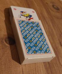 Carta Mundi - Belçika Üretimi İskambil Kağıdı, Peter Stuyvesant Sigarası İçin Üretilen Çok Özel Sınırlı-İskambil Oyun Destesi. Orijinal Kutusunda 2 Adet Destedir. Koleksiyonluk. Kartlar hiç kullanılmamıştır.