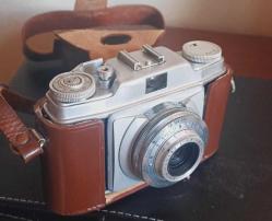 LOT.6 » Ağfa poronto Analog Filimli kolleksiyonluk Fotoğraf makinesi (kılıf ve film sarma kolu ufak bakım ister)