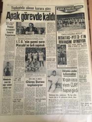 HÜRRİYET GAZETESİ 18 ARALIK 1968  YIL :21 SAYI :7417---Johnson  'un  kızı geldi --- Londra -Sidney oto  maratonunu  İskoçyalı  sürücü kazandı --İTÜ  Profesörlerine tehdit  mektubu  yollayan  genç  yakalandı ---Aşık  İhsani   , 11 senelik  eşinden  ayrılmak  için   mahkemeye  başvurdu --Demirel  ,  rektör  Egeli  ile  bir saat  görüştü --Spor  Toto  'dan   yarım  milyon  lira kazandı --TRT  Türk  Müziğine  Daha Titiz Davranmalı --Katoliklerin  Ramazan  Bayramına Saygı  Göstermeleri istendi ---Beğendiği şoför ve biletçiye  yeşil  beğenmediğine  pembe  kart  veriyor ---Toplantıda  alınan   karara göre  Apak   görevde kaldı -- Potaların  savaşının  favorisi  Yugoslavya  ----İTÜ  'nün  gayesi   yarın  Maccabi   'ye  fark yapmak --Beşiktaş -PTT  3-1  'in   rövanşını  oynuyor -- Güreş şurası  toplanıyor --11 yaşında  kızı kaçıran  bir genç  tevkif edildi --Asansörde  de ki  çökme için   Ankara dan heyet gidiyor --Ege da en başarılı takım Denizli Spor ---