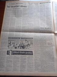 Ulus Gazetesi - 24 Kasım 1953 - Hüseyin Cahit Yalçın - İngiliz Dışişleri Bakanı Eden İran'a Bir Mesaj Gönderdi - Trabzon'da CHP'nin Başbakan Adnan Menderes'e Cevabı Kızıl Çin'le Kuzey Kore İktisadi Anlaşma Yaptı - Muammer Karaca İle Artisti Güzin İpek Arasında Bir İhtilaf - Fransız Polisine Tam 1,5 Yıl Meydan Okuyan Adam Dominici -  Tek Yıldız İmzasını Kullanan Samet Ağaoğlu Suçüstü Yakalanmıştır - Güzel Gözlü Yosma Yazan Pierre Decourcelle Yazı Dizisi - Maliye Bakanı Hasan Polatkan Çok Yoruluyormuş - Dünya Güzeli Christian Martel Yakında Evleniyormuş - Yunanlı Rejisör Takis Musenidis Neler Anlatıyor - İspanyol Musikisinin Elçisi Joaquin Rodrigo - Turist Otel Pavyonu - Milli Takımımızın Tesbiti Meselesi - Gol Kralı Kupamız - Cenubi Amerika Ses Yıldızı Alda Regis