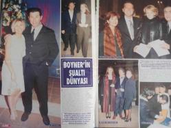Alem Magazin Dergisi - 24 Şubat 1999 - Nesligül Üstay - Ali Üstay - Canan Tolon - Ömer Dormen - Vitahi Hakko - Ali Kibar - Maria Eliyeşil - Şafak Kibar - Zeynep Çarmıklı - Ayşe Boyner - Tahsin Çifkurt - Hülya Baban - Bülent Eczacıbaşı - Cem Boyner - Alara Uzan - Ceylan Pirinçcioğlu - Kerem Üstünkaya - Halis Komili - Erol Aksoy - Leyla Atalık - Osman Göksu - Müberra Yorgancıoğlu - Beril Şaşmaz - Zerrin Bilimer - Taylan Morova - Şirin Edin - Özben İçli - Nilgün Özköseoğlu - Fatoş Hataylı - Şebnem Çapa - Metin Şen - Begüm Şen - Nedim Keçili - Mehmet Günyeli - Nilgün Dumanlı - Gülşen Işık - Esra Üstünkaya - Fatih Terim fotoğraf ve haberi - Dergi Tam Değildir Sadece 48 Sayfası Mevcuttur - Sayfada Yırtıklar Mevcuttur
