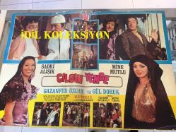 YEŞİLÇAM ORİJİNAL BEZ SİNEMA, Film AFİŞİ - Çılgın Yenge, 1971, BEZ FİLM AFİŞİ / POSTERİ - BÜYÜK BOY - ORİJİNAL - 68 X 48 cm EBADINDA - Original Turkish Big Size Movie Poster - Sırrı Gültekin, Sadık Şendil, Sadri Alışık, 	Gafur Uzuner, Suna Pekuysal, Gazanfer Özcan, Mine Mutlu, Ali Şen, Tuluğ Çizgen, Sadri Alışık, Sadettin Erbil, Ali Uyandıran, Semra Yıldız, Faik Coşkun, Ayla Arslancan, Gül Doruk, Tombiş Önder, Özdemir Baturalp, Metin Turan, Manasi Fillmeridis