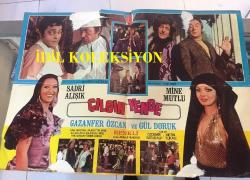 YEŞİLÇAM ORİJİNAL BEZ SİNEMA, Film AFİŞİ - Çılgın Yenge, 1971, BEZ FİLM AFİŞİ / POSTERİ - BÜYÜK BOY - ORİJİNAL - 68 X 48 cm EBADINDA - Original Turkish Big Size Movie Poster - Sırrı Gültekin, Sadık Şendil, Sadri Alışık, 	Gafur Uzuner, Suna Pekuysal, Gazanfer Özcan, Mine Mutlu, Ali Şen, Tuluğ Çizgen, Sadri Alışık, Sadettin Erbil, Ali Uyandıran, Semra Yıldız, Faik Coşkun, Ayla Arslancan, Gül Doruk, Tombiş Önder, Özdemir Baturalp, Metin Turan, Manasi Fillmeridis