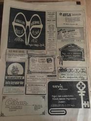 HÜRRİYET GAZETESİ   21 ARALIK 1968 YIL :21 SAYI :7420-İzmir,Gazino,Tam sayfa fotoğraflı reklam--Bayramda  sağanak halinde yağış olacak -- Bugün  fezaya  fırlatılacak  3 astronot  ayın etrafında  yirmi saat  dönecek --   İnce Memed  'in  ikinci cildini Hürriyet satın aldı --Ayın Fethi için son adım  atılıyor --Ünlü  bir İngiliz Ansiklopedisi Atatürk 'ü  kapak  yaptı --Galatasaray  zor  günün  kucağında --  Fenerbahçe'nin  beki Özcan  manken oldu -- Altınordu  , kuvvetli  rakibi  Lubliana  ile  bu gece oynuyor -- Kaleci  Varol 'un  son numarası  :Hacca gitmek ---Bir Fransız  mecmuası  Yılmaz  Şen 'i  Türkiye 'nin  en iyi  futbolcusu  seçti ---Fuar Ekici  Benelüks 'te : Yıldıray Çınar , Şükran Ay ,  Şen Bahriyeler , Gülüstan  Okan ,Nevzat  Guyer ---Erzurumlu  flütçü  Sadık  Harika  sanatçı  ilan edildi ---İzmir de bir yer altı  geçidi  var ama  kullanan  yok --