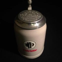 PORSELEN GÖVDE İŞLEMELİ ZİNK KAPAKLI 0,5 LT LİK OLDUKÇA YAŞLI TANKART 420