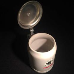 PORSELEN GÖVDE İŞLEMELİ ZİNK KAPAKLI 0,5 LT LİK OLDUKÇA YAŞLI TANKART 420