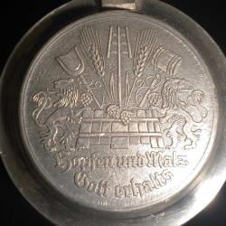 PORSELEN GÖVDE İŞLEMELİ ZİNK KAPAKLI 0,5 LT LİK OLDUKÇA YAŞLI TANKART 420