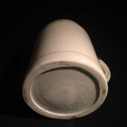 PORSELEN GÖVDE İŞLEMELİ ZİNK KAPAKLI 0,5 LT LİK OLDUKÇA YAŞLI TANKART 420