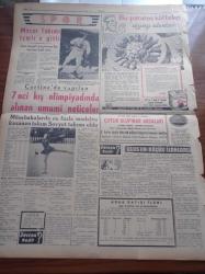 Ulus Gazetesi - 7 Şubat 1956 - Hüseyin Cahit Yalçın - Bülent Ecevit - Bir Demokrat Partili Milletvekilinin Görüşü Basınımız İspat Hakkını Kullanmaya Ehil Değildir - Cevat Ülkü Komisyonda Basına Böyle Hücum Etti - Hükümet Grev Hakkına Bir Türlü Yaklaşmıyor - Tunceli Milletvekili Arslan Bora'nın Sözlü Soru Önergesi - Fransa Başbakanı Guy Mollet Cezayir'e Gitti - Makarios Baklayı Ağzından Çıkardı - İstiklal Savaşı Kahramanı Hüseyin Yeşiltepe İçin Maaş Teklifi - Rotary Kulübünün Ziyaretinde Konuşan Amerikalı İktisatçı Clarence Randall - Türkiye Kredi Bankası - Hukuk Devleti Devlet Şurası - Bulganin'in Yeni Teklifi - Radyolardan Seçmeler - Devlet Tiyatrosu - Macar Takımı İzmir'e Gitti - 7. Kış Olimpiyatlarında Alınan Umumi Neticeler - En Fazla Madalya Kazanan Takım Sovyet Takımı Oldu