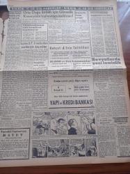 Ulus Gazetesi - 19 Mart 1956 - Bütün Millet Cumhuriyet Halk Parti'lilere Dert Yanıyor - Hüseyin Cahit Yalçın - Başbakan Adnan Menderes'in Başkanlığında Türk Heyeti Pakistan'da - İşçi Sendikaları Grev Hakkı Tanınmalı İkramiye Verilmelidir - İşçiler Demokrat Partili Mebusları Sualleriyle Kaçırdılar - Osman Bölükbaşı Adnan Menderes'i İtham Ediyor - Gençlerbirliği Hadiseli Geçen Maçı Kazandı - Ankara Milletvekillerinden Şeref Kamil Mengü Dün Vefat Etti - Kıbrıs Bir Barut Fıçısı Halinde - Din Konusu Ve Atatürk - Yedi Kızlar Yazan Georges Simenon Yazı Dizisi - Çanakkale Zaferi Anıldı - Orta Doğu İhtilafı İçin Güvenlik Konseyinin Toplanması Muhtemel - Fransa İle Tunus Anlaştı - Kruşçef'in Stalin'i İtham Etmesinden Sonra Stalincilerinde Tasfiye Edilmesi Bekleniyor - Piyale Makarnası - Muhabank - Sana Nebati Margarin - Ölüm Deresi Filmi Ulus Sinemasında - Fikret Hakan - Nevin Alpay - Cebeci Sineması
