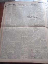 Ulus Gazetesi - 26 Ağustos 1949 - Bakanlar Kurulu İsmet İnönü'nün Başkanlığında Toplandı - Avrupa İstişare Meclisinde Türkiye Avrupa Birliği Fikrini Ciddiyetle Ele Alarak Çalışıyor - Hüseyin Cahit Yalçın - Peyami Safa Köşe Yazısı - Milli Oyunlar Ekibimiz İtalya'ya Gidiyor - Muzaffer Sarıözen - Suriye'nin Buğdayı Anlaşmaların Bozulduğu Haberi Dün Teyid Edildi - İstanbul Adalet Sarayı Projesi Müsabakası Dün Akşam Sona Erdi - 26 Ağustos 1922 Kesin Sonuçlu Türk Taarruzu - Goethe'nin 200. Yıldönümü - Amerika Tito'ya Güvenmiyor - Amerika Filistin İçin Bir Hal Çaresi Buldu - Rommel'in Son Günleri - Radyo İle Bir Evlenme Teklifi Yapıldı - Ping Pong Turnuvası - Gençlerbirliği Ordu Karması - Dünyanın En Garip Kadını Greta Garbo Tekrar Beyazperdeye Dönüyor - Truman'ın Kaç Tane Muhafızı Var - Uluslararası Türkiye Tenis Birincilikleri