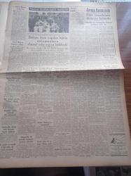 Ulus Gazetesi - 18 Ağustos 1949 - Cumhurbaşkanı İsmet İnönü'nün Muğla'daki Nutukları - Erzurum Ve Bingöl'de Deprem Oldu - CHP Genel Başkan Vekili Hilmi Uran Ankara'ya Döndü - Hüseyin Cahit Yalçın - Peyami Safa Köşe Yazısı - Milletlerarası Bir Kongrede Tek Kadın Delege Doktor Makbule Dıblan - Namık Zeki Aral - Erkekler İşte Böyledir Yazan Maysie Greig Yazı Dizisi - Feridun Osman Menteşeoğlu - Stalin Batılı Şahsiyetlerle Görüşmeye Hazır - Sabahattin Ali'nin Katli Davasına Bugün Bakılıyor - Batı Akdeniz Seferine Trabzon Vapuru Gidecek - Hollywood'un Gözbebeği Haline Gelen Barbara Lawrence - Futbol Karma Takımı Dün Geldi - Üvey Surat Yazan Marcel Ayme Yazı Dizisi - Diyarbakır Karpuzu - Kıymetli Ses Sanatkarı Nihal Tuna Cebeci Doğan Bahçesinde - Usta Boyacı Harris Kullanır - Renan Fosforoğlu Şahin Tek Skeç Revüsü İnci Aile Bahçesinde - Basın Gecesi Bomonti Bahçesinde