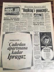 HÜRRİYET GAZETESİ  1 MAYIS  1968 YIL :21 SAYI : 7186---Gazeteniz 21 Yaşında ---Alman kadının büyük  ifşaatı  :  Türkiye 'ye   kaçak  14  otomobil  soktum ---Kerkük Türkleri  Sunay 'a  büyük  tezahürat   yaptı ---Demirel  : Parti  içi yarışma sona erdi  dedi -- Fransa da kalp  takılan   şoför  iki  gün sonra  öldü --- İran da deprem  35 ölü var --  Türkiye  -İran  ordu  maçı Dolmabahçe de oynanıyor -- Altınordulular  Alsancak ta  iddialı  : Beşiktaş 'ı  yeneceğiz -- Gegiç  Anlaşabilirsem Eskişehir de  kalırım ---Bahar Kraliçesi 'nin  arabası  500 bin  liraya  mal oldu --Aktör  Burt  Lancaster  İstanbul 'un  gece  hayatına  hayran oldu --