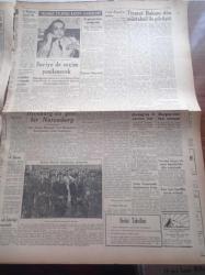 Ulus Gazetesi - 22 Aralık 1949 - Cumhurbaşkanımız İsmet İnönü Gece Ankara'ya Hareket Etti - Celal Bayar'ın Nutku - Hüseyin Cahit Yalçın - Maarif Şurası Başbakan Şemsettin Günaltay'ın Nutku İle Bugün Açılıyor - Tito Moskova'nın Düşmanca Hareket Ettiğini Söylüyor - Doğuda Deprem Bölgesinde Beş Nakliye Uçağı İle Malzeme Ve Yiyecek Sevkedildi - Peyami Safa Köşe Yazısı - İstanbul'dan Dönen Russell Dorr Gazetecilerle Görüşüyor - Esat Tekeli - Krilov'un Hatıraları - Feridun Osman Menteşeoğlu - Kerim Ömer Çağlar - Suriye'de Seçim Yenilenecek - Üvey Surat Yazan Marcel Ayme Yazı Dizisi - Cemiyet Hayatı - Parker 51 Dolmakalem - Tek Erkekler Tenis Birincisi Schröder - Lig Maçlarının Ana Meselesi - Dünya Olimpiyat Türkiye Rekorları -  Fenerbahçe Demirspor'u İstanbul'a Çağırdı - Atletlerimiz İyi Neticeler Aldılar - Ferit Karslı